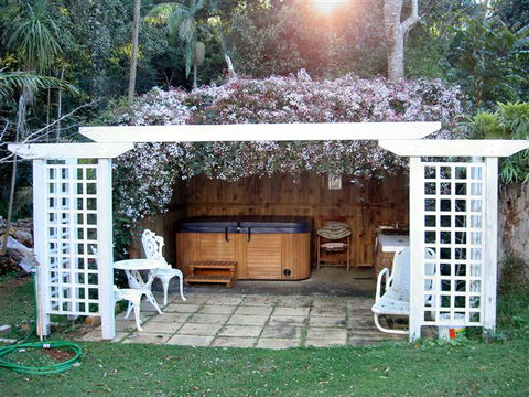 Curtis Falls Mountain Retreat - Accommodation Yamba 2