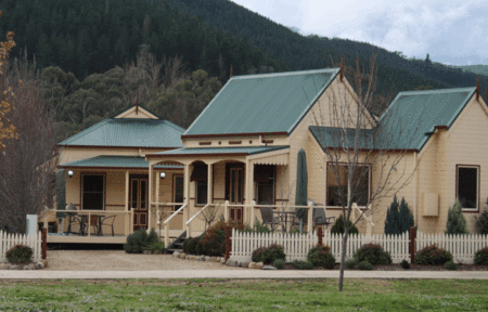 Autumn Affair Cottages  - Accommodation Yamba
