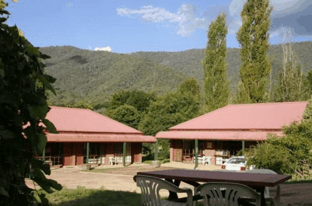The Snowline Hotel - Accommodation Yamba