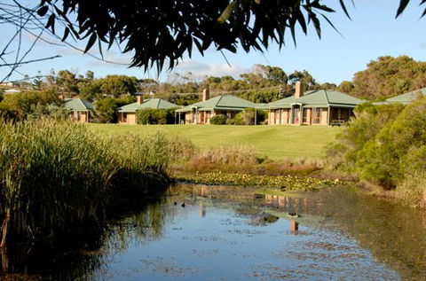 Apollo Bay Colonial Cottages - Accommodation Yamba 0