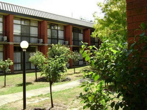 Moe Motor Inn - Accommodation Yamba 1