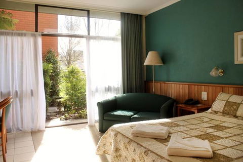 Moe Motor Inn - Accommodation Yamba 2