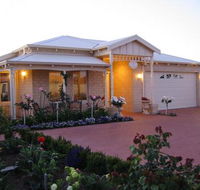 Sussex on Willis Cove Bed and Breakfast - Accommodation Yamba