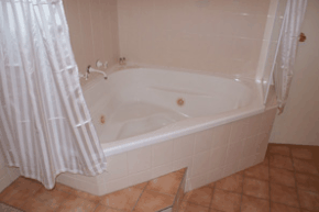 Burke  Wills Motor Inn - Accommodation Yamba