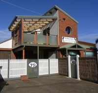 Black Dolphin Townhouse and Apartment - Accommodation Yamba