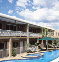 Macarthur Inn - Accommodation Yamba 0