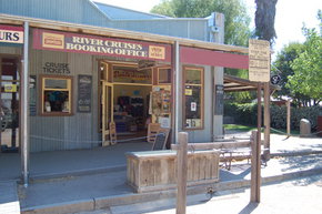 Emmylou Paddle Steamer - Accommodation Yamba 2