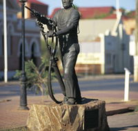 Miners Monument - Accommodation Yamba