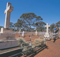 Old Pioneer Cemetery Coolgardie - Accommodation Yamba