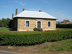 Oatlands Court House - Accommodation Yamba 0