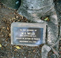 Eumundi War Memorial - Accommodation Yamba