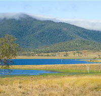 Lake Elphinstone - Accommodation Yamba