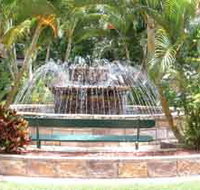 Bauer and Wiles Memorial Fountain - Accommodation Yamba