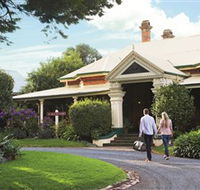Historical Walk Through Russell Street - Accommodation Yamba