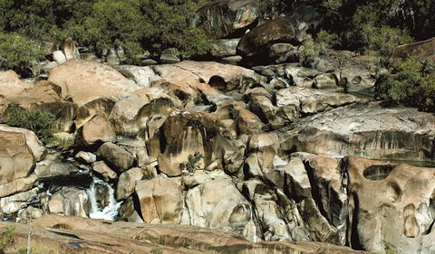 Macintyre Falls Lookout - Accommodation Yamba 2