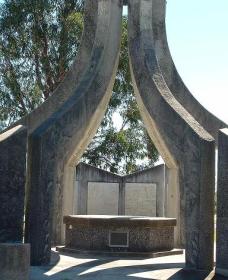 Inverell And District Bicentennial Memorial - Accommodation Yamba 0