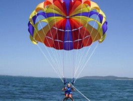 Port Stephens Parasailing - Accommodation Yamba 2