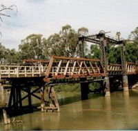 Swan Hill - Murray River Road Bridge - Accommodation Yamba