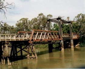 Swan Hill - Murray River Road Bridge - Accommodation Yamba 0