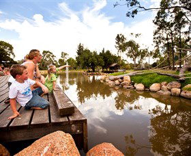 Savannah Visitor Plaza, Taronga Western Plains Zoo Dubbo - Accommodation Yamba 7