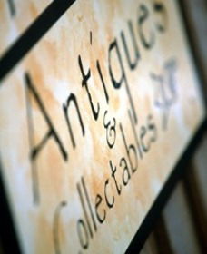 Mr Pickwicks Fine Old Books - Accommodation Yamba 0