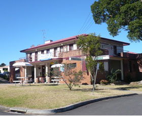 Hotel Oaks - Accommodation Yamba 0