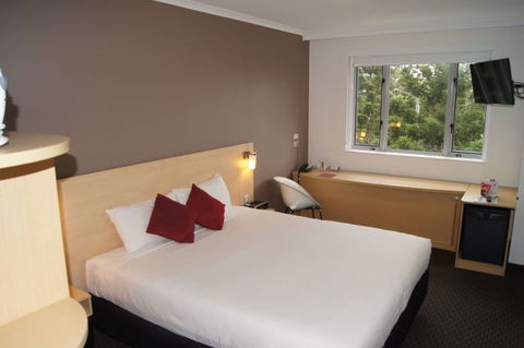 Ibis Sydney Olympic Park - Accommodation Yamba 1