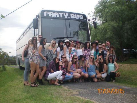 R & R Bus And Leisure Hire - Accommodation Yamba 0