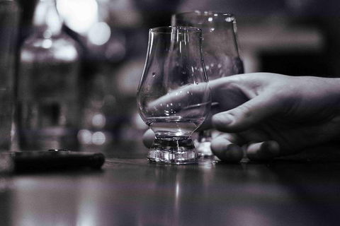 Melbourne History & Whisky Bars Tour - Accommodation Yamba 1