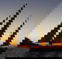 Magnetic Island Sunset Sail - Accommodation Yamba