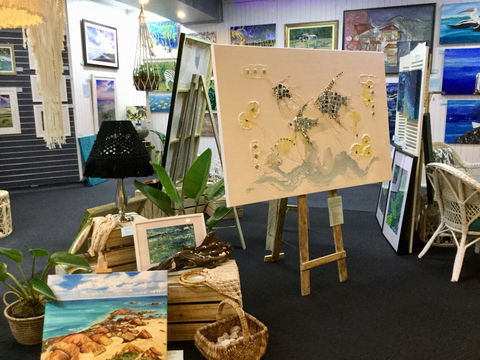Straddievarious Gallery - Accommodation Yamba 0
