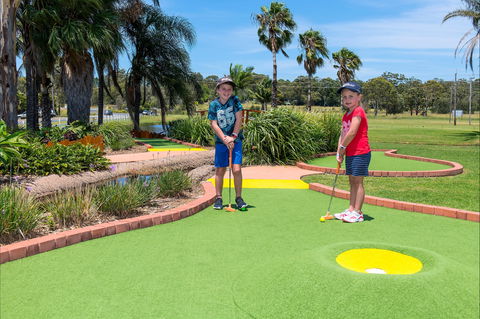 Port Macquarie Driving Range And Mini Golf - Accommodation Yamba 2