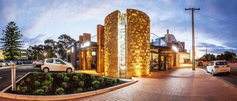 Woodville Hotel - Accommodation Yamba 1