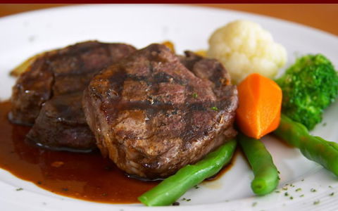 R. G. Mcgees Hotel Restaurant - Accommodation Yamba 0