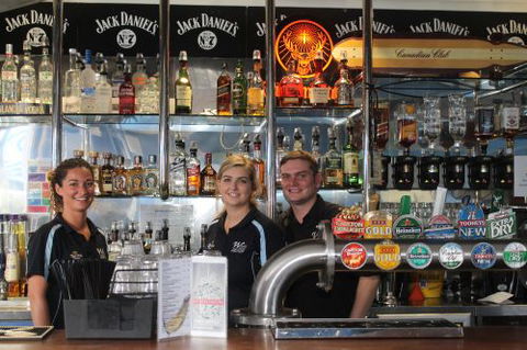 PAUL'S SEAFOOD ON GOUGER - Accommodation Yamba 2