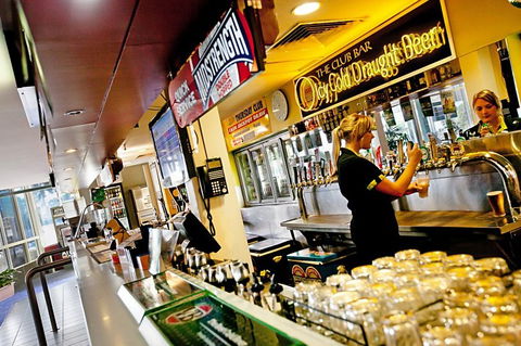 The Palmerston Sports Club Inc - Accommodation Yamba 1