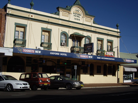 Oxford Hotel - Accommodation Yamba 2