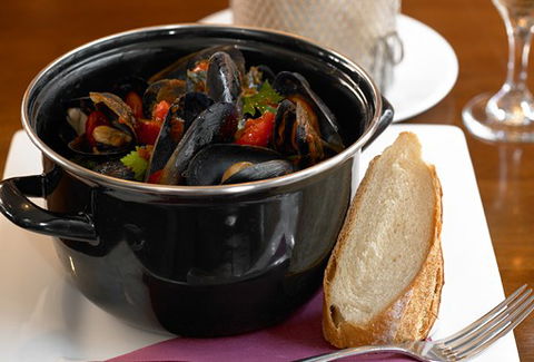 Le Bistro-Union Hotel - Accommodation Yamba 0