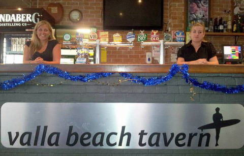 Valla Beach Tavern - Accommodation Yamba 0