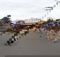 Dowling Street Christmas Party - Accommodation Yamba