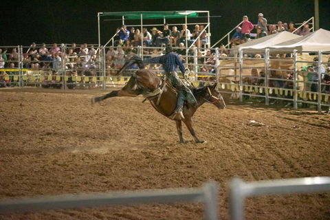 Black Opal Bull And Bronc Ride - Accommodation Yamba 2