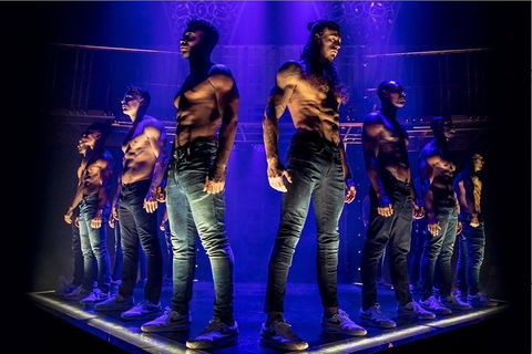 MAGIC MIKE LIVE - Accommodation Yamba 0