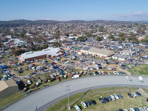 Wagga Swap Meet Run By  Classic And Historic Automobile Club Of Australia - Wagga Wagga Region - Accommodation Yamba 0