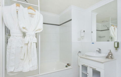 Pacific Suites Canberra - Accommodation Yamba 6