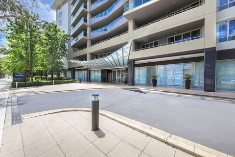 Pacific Suites Canberra - Accommodation Yamba 1