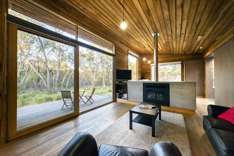 DULC Cabins - Accommodation Yamba 2