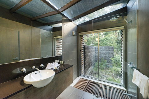 DULC Cabins - Accommodation Yamba 6