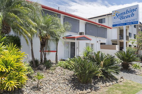 Sunshine Beach Resort - Accommodation Yamba 2