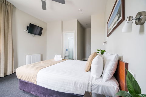 The Huskisson - Accommodation Yamba 5