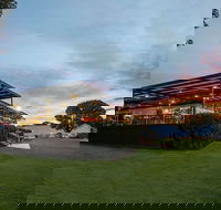 The Huskisson - Accommodation Yamba